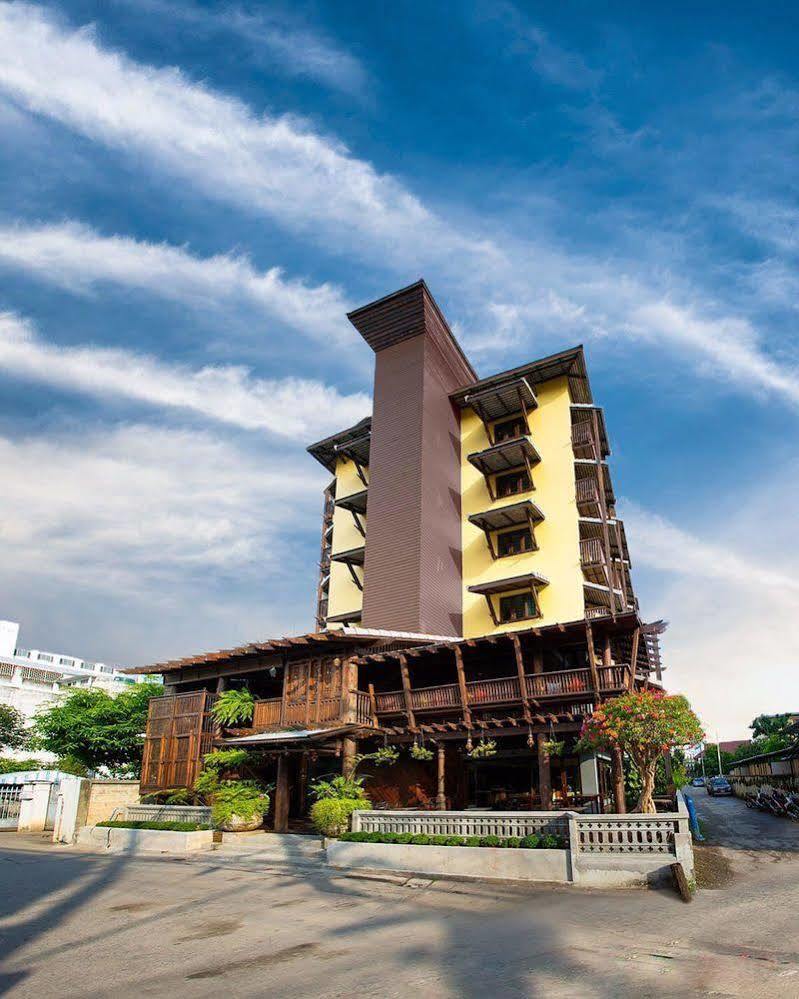 Night Bazaar Inn Chiang Mai Buitenkant foto